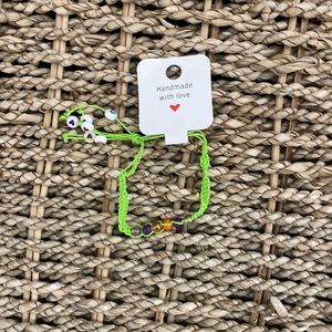 Selling a green bracelet, kid size
